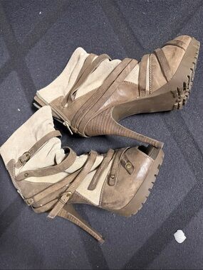 Women's Taupe & Cream Strappy High-Heel Ankle Boots